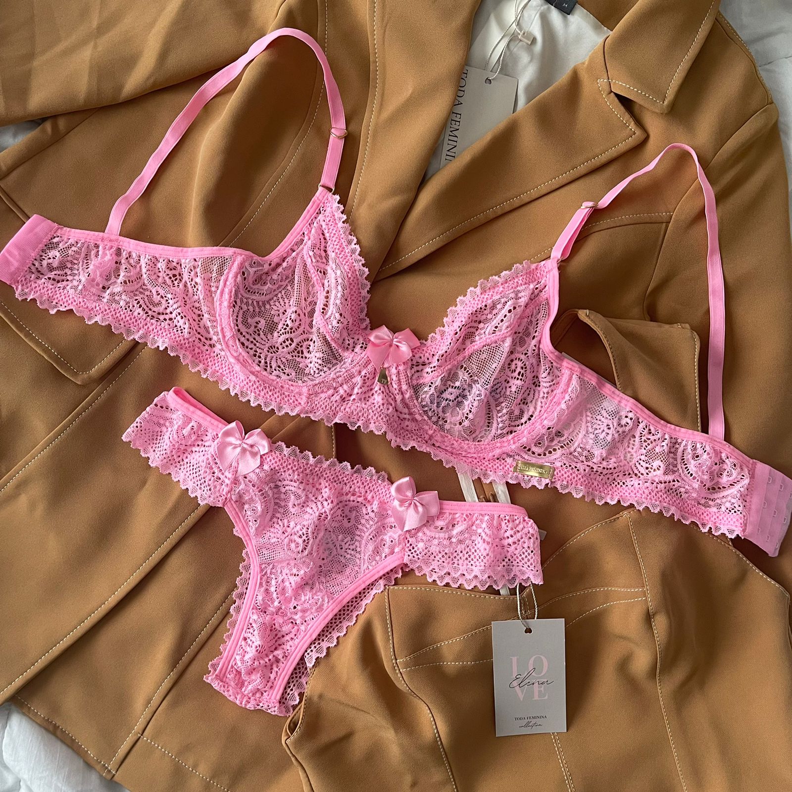 Conjunto de lingerie em renda cinta liga sem bojo com aro rosa babaloo –  Scarlet – Toda Feminina