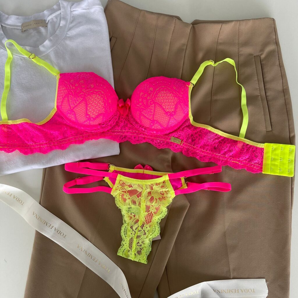 Conjunto De Lingerie Em Renda Suti Sem Bojo Sem Aro E Calcinha Fio Nude Gabriela Toda Feminina