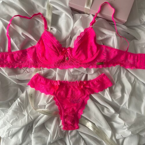 Conjunto de lingerie em renda sutiã com bojo e calcinha string dupla fio  dental rosa babaloo com verde acqua – Mia – Toda Feminina